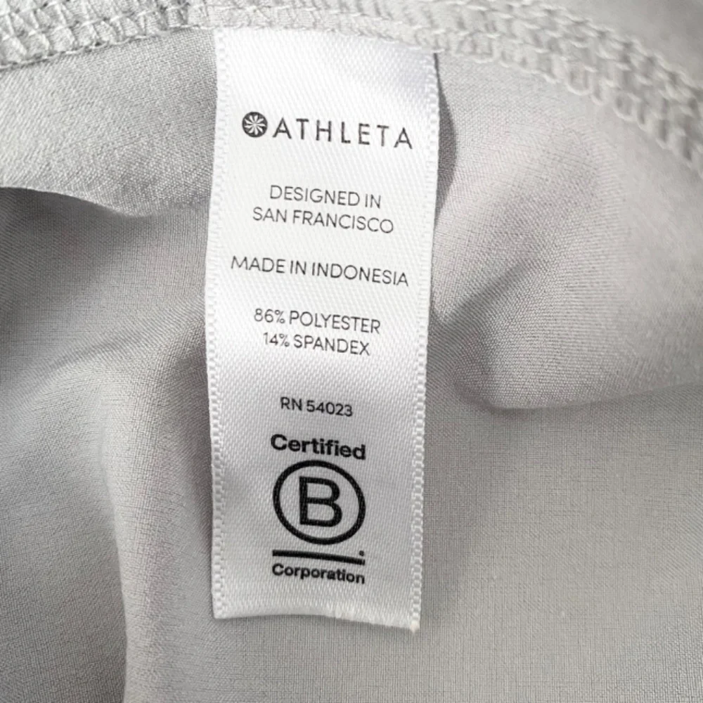 Athleta Skyline Paper Bag Belted Shorts Womens 6 Gray‎